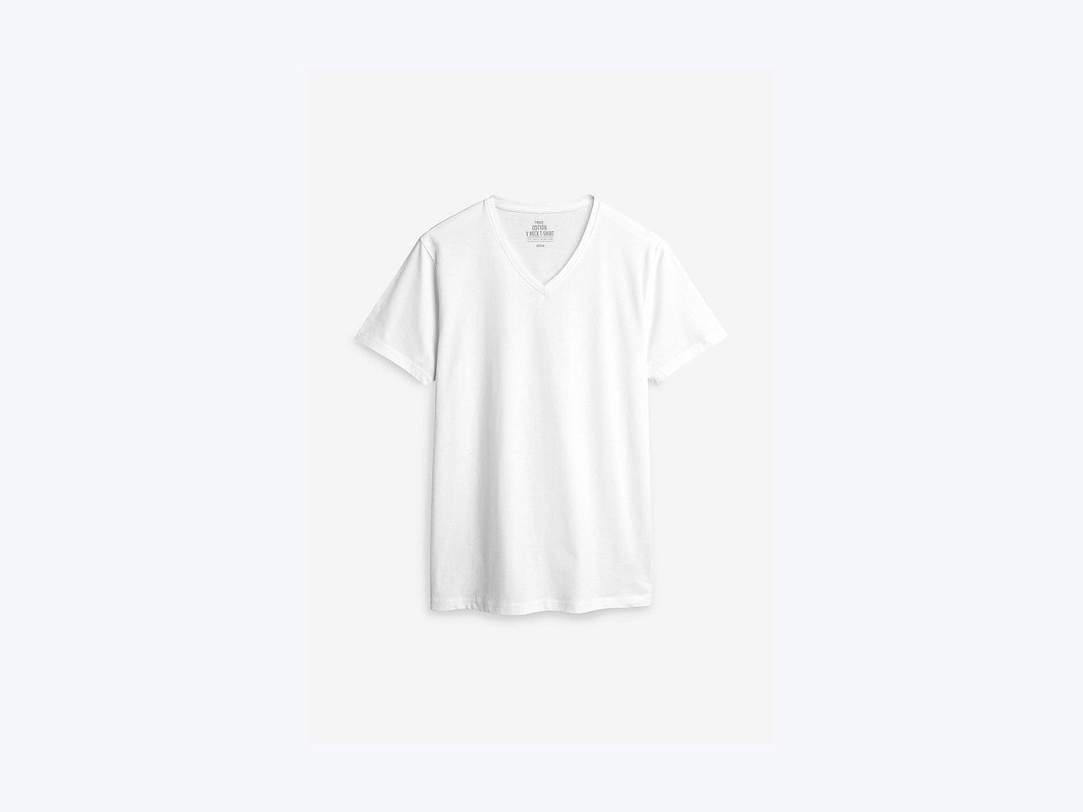 Referência de camiseta gola V